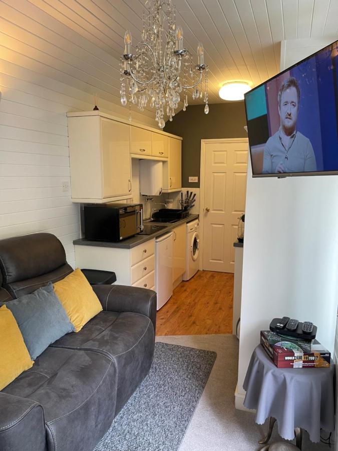Cosy Cabin By The Seaside With Hot Tub Daire Birchington-on-Sea Dış mekan fotoğraf