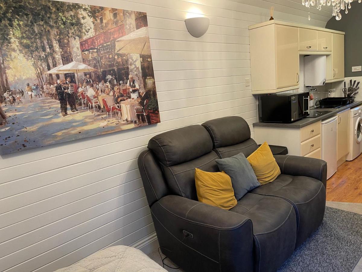 Cosy Cabin By The Seaside With Hot Tub Daire Birchington-on-Sea Dış mekan fotoğraf