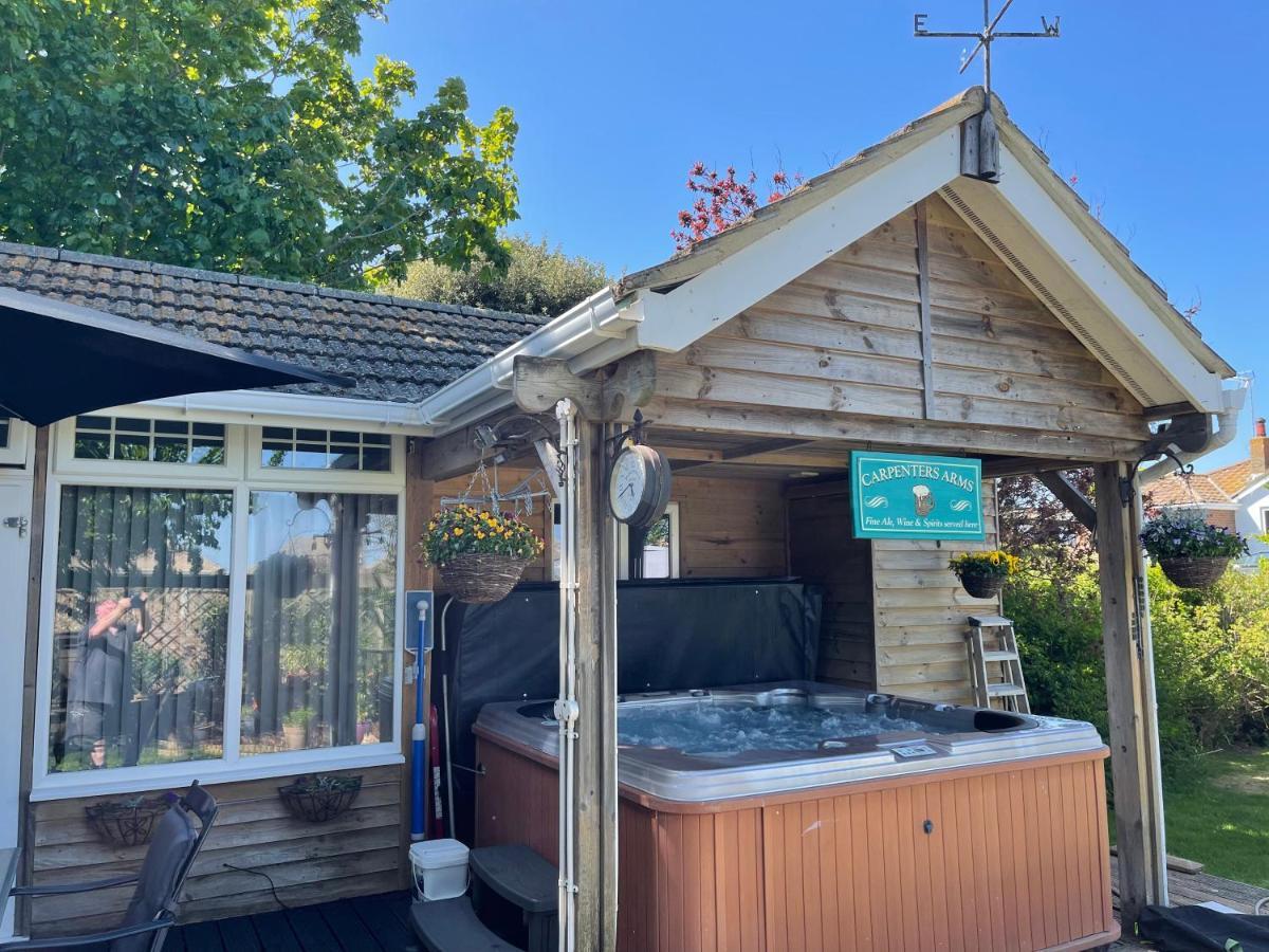 Cosy Cabin By The Seaside With Hot Tub Daire Birchington-on-Sea Dış mekan fotoğraf